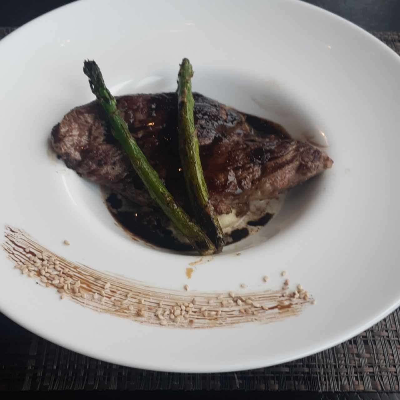 Lomito de Res con salsa de vino blanco
