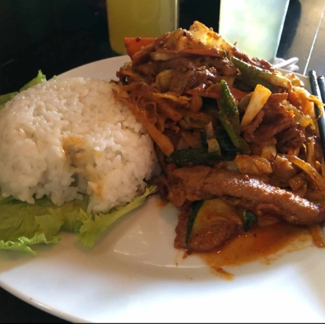 cerdo picante con arroz 