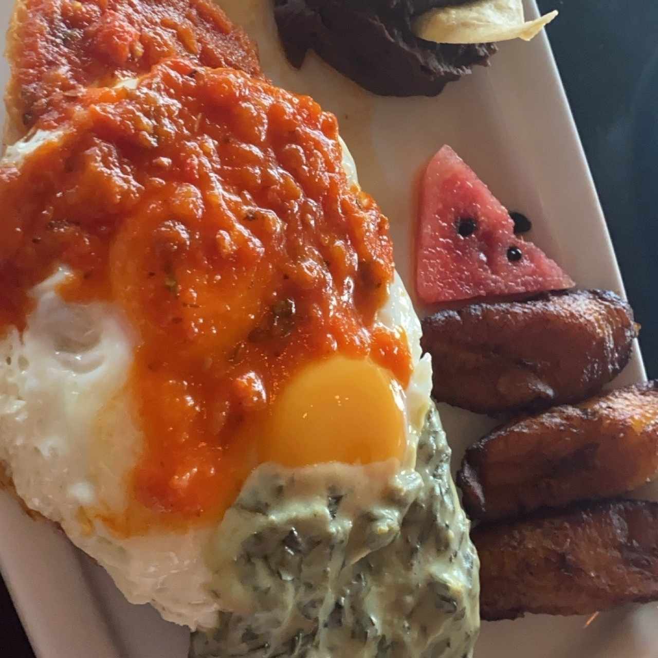 huevos en dos salsas