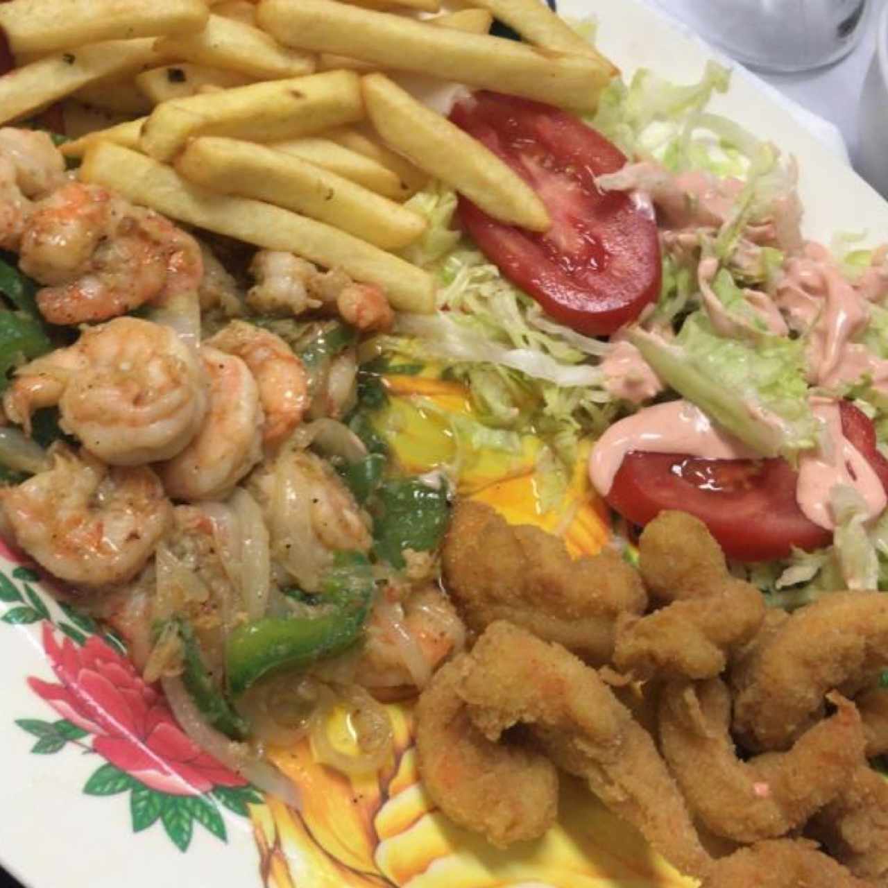 Especialidades - Camarones Mixto