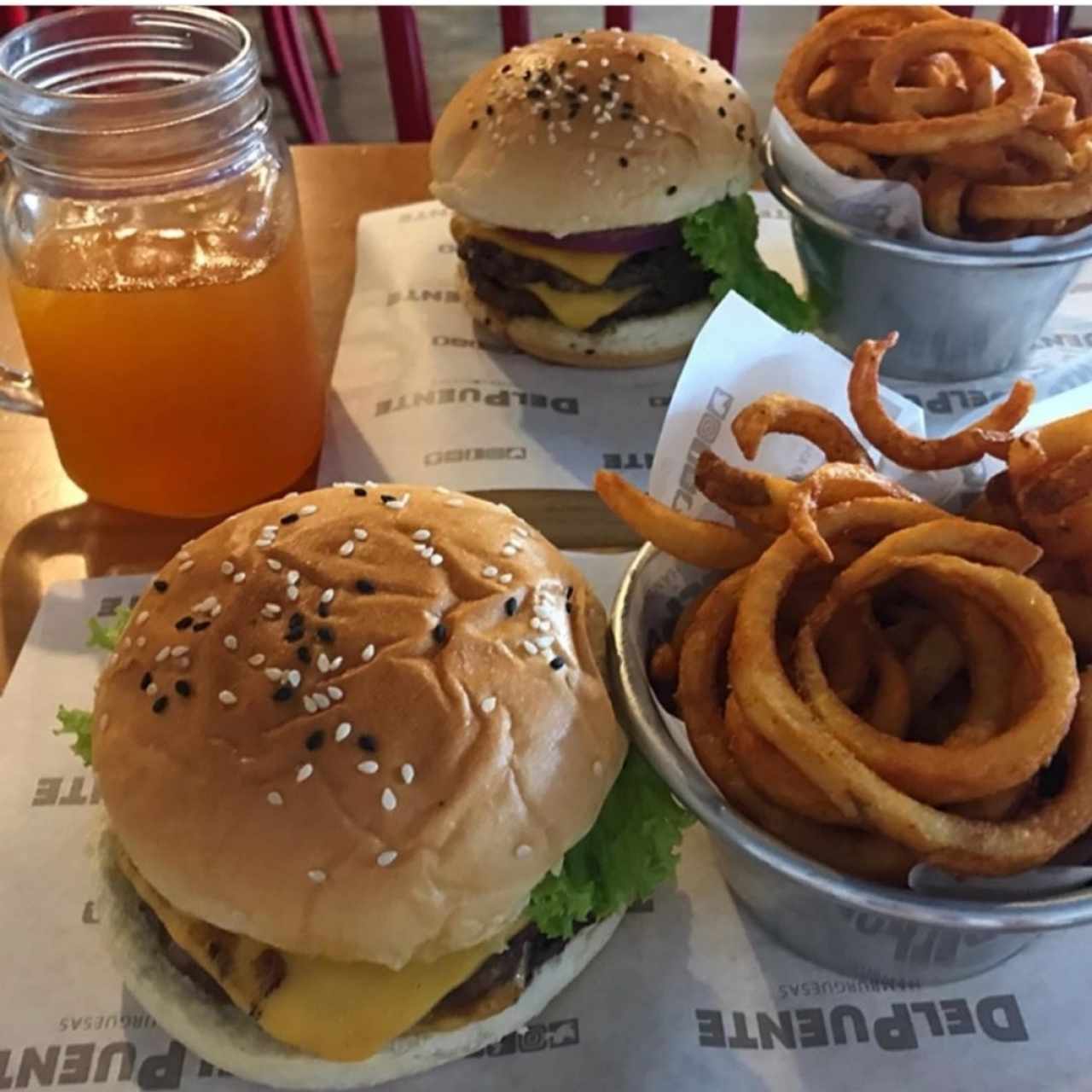 Clásica con Papas + Bebida