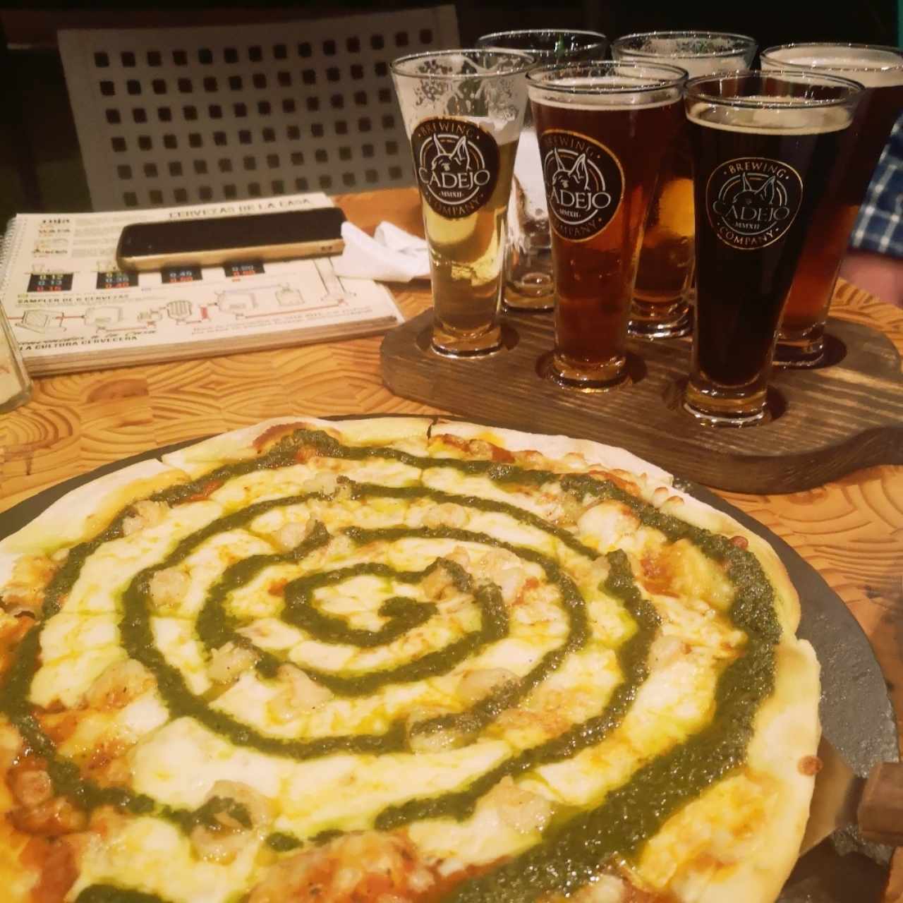 Miércoles de pizza y cerveza! 