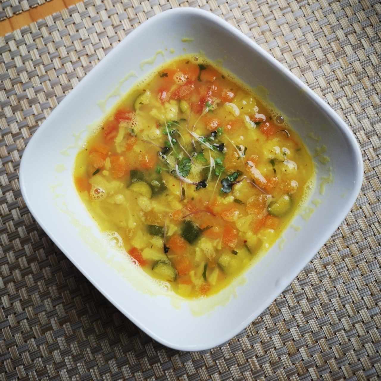 Sopa Dal al estilo hindú