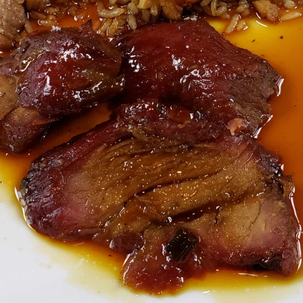 Lomito con Tau Si y Chile Pimiento