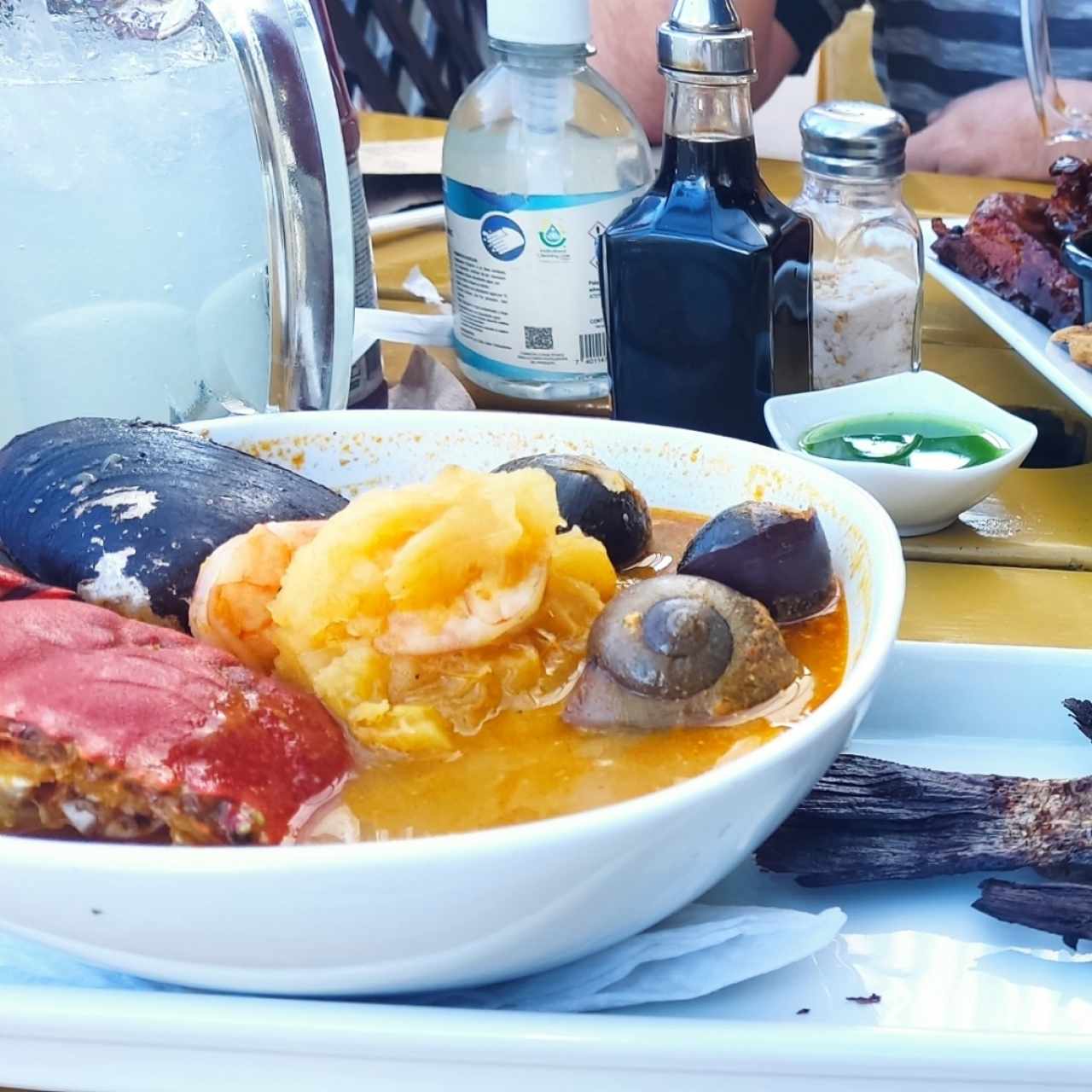 Los Fuertes - Caldo de Mariscos