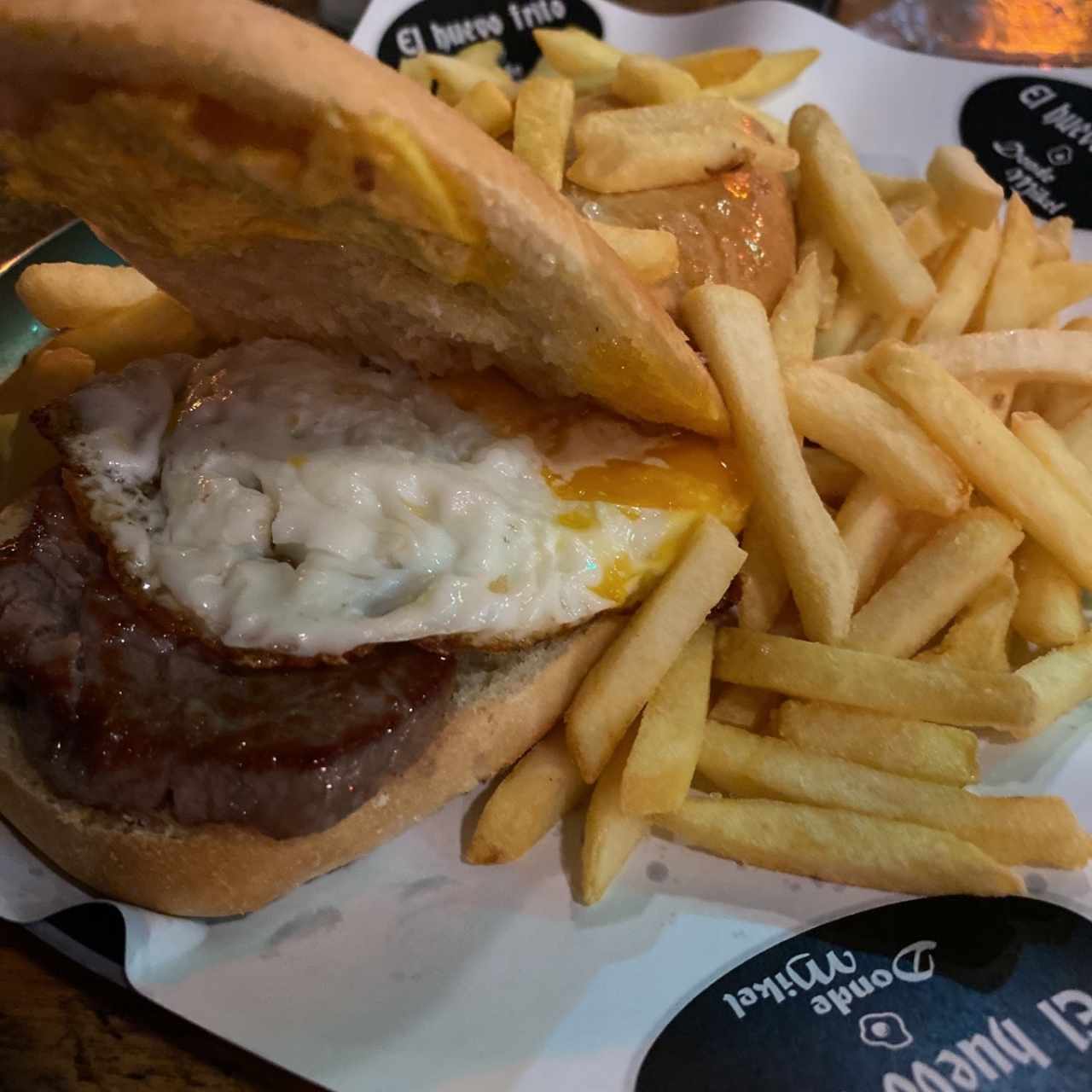Pepito de Lomito con Huevo Frito