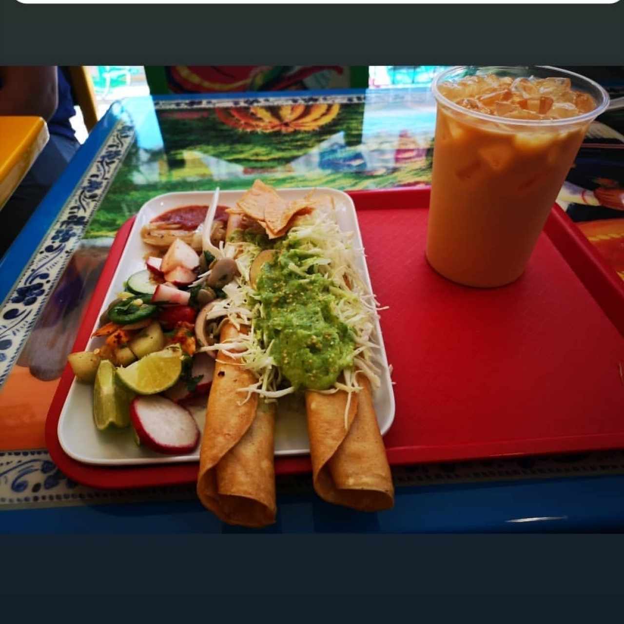 Flautas de pollo