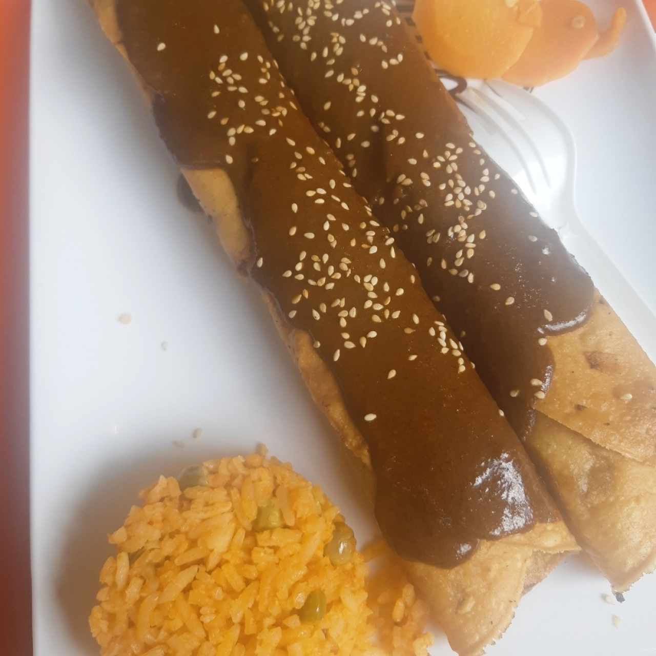 Flautas en Mole Poblano 