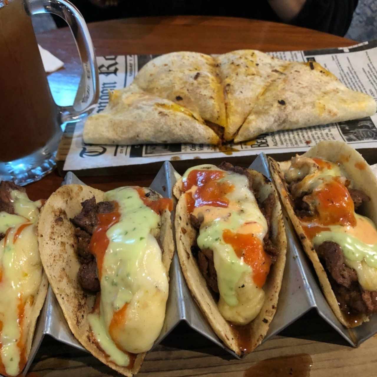 Tacos de Especialidad y Quesadilla de Chorizo