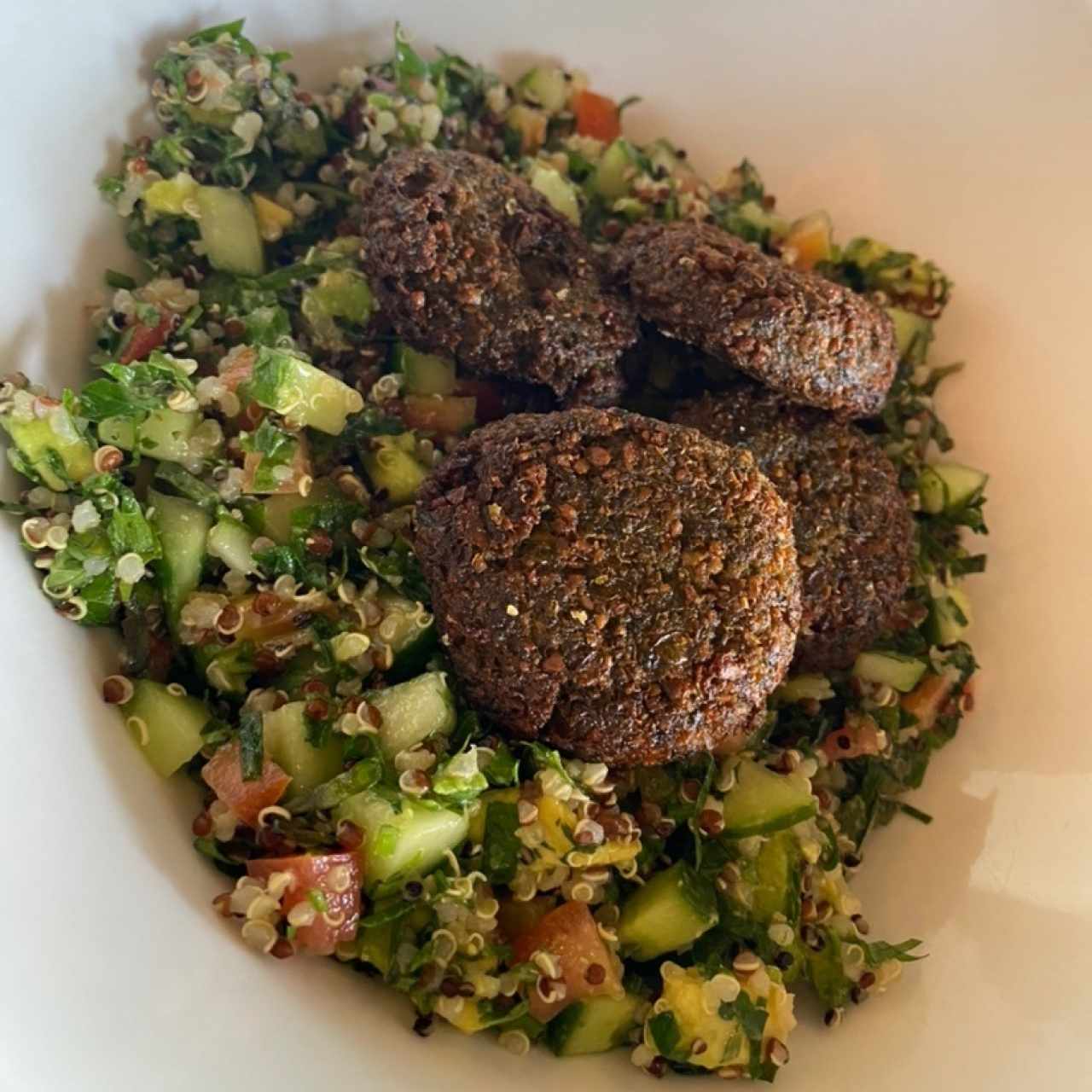 Ensalada quinoa israelí