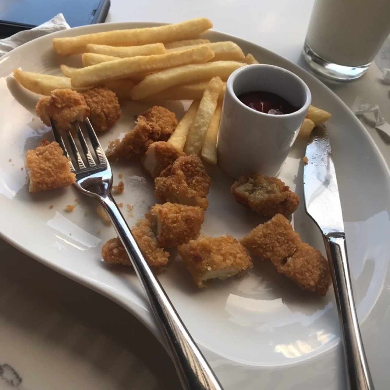 Menu de niños de deditos de pollo