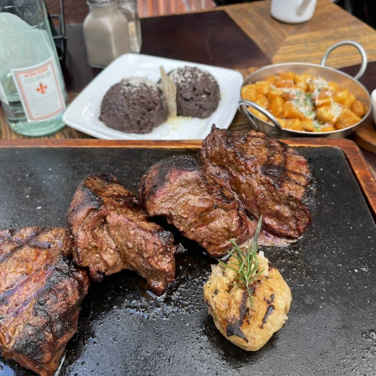 GRAN LOMO ESCOBAR