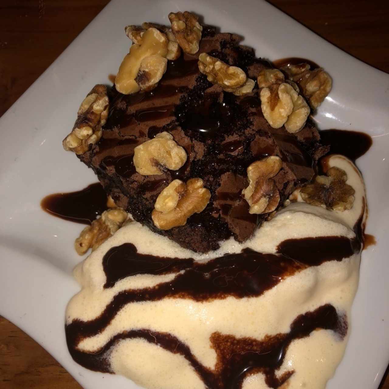 Brownie con helado 