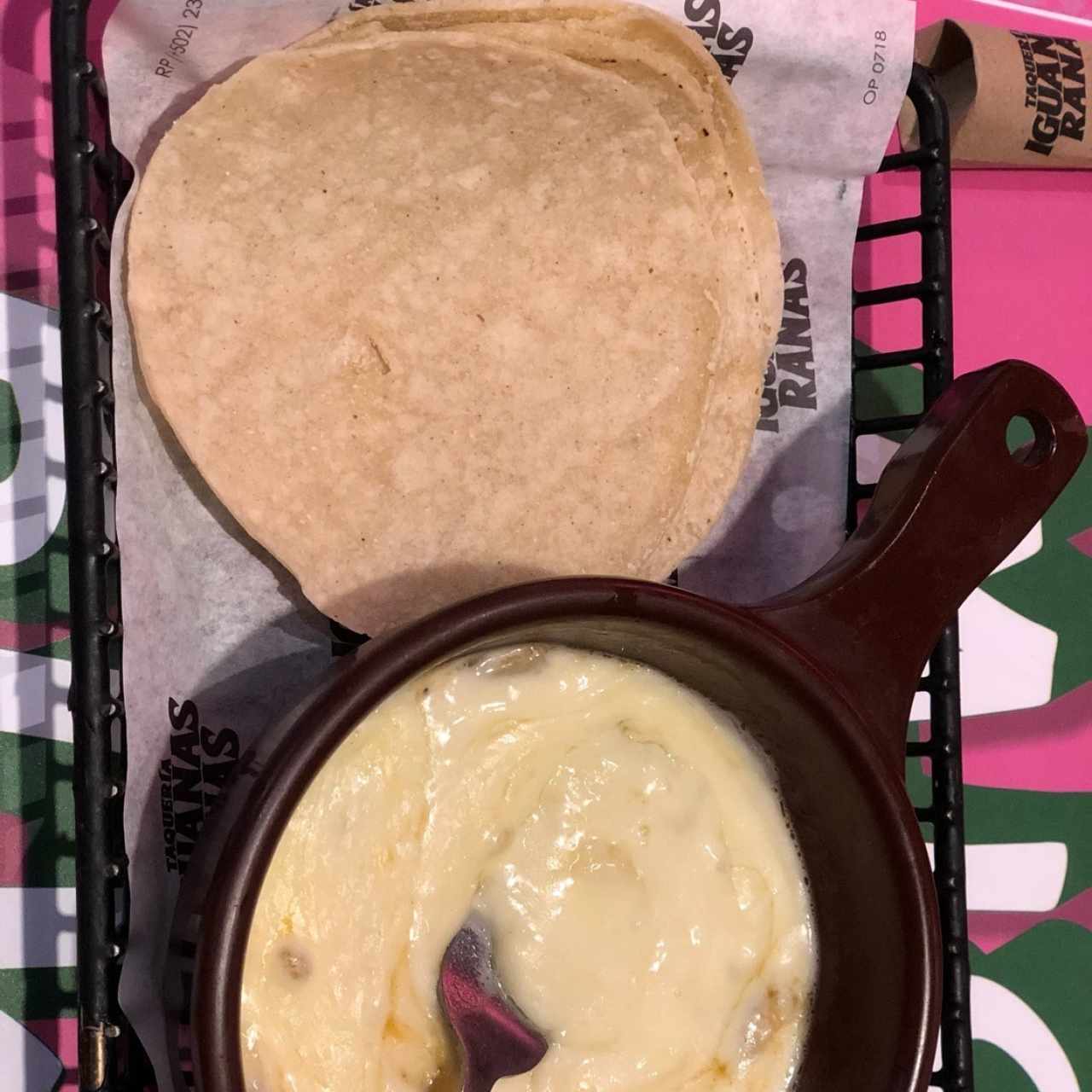 Las Botanas - Queso Fundido