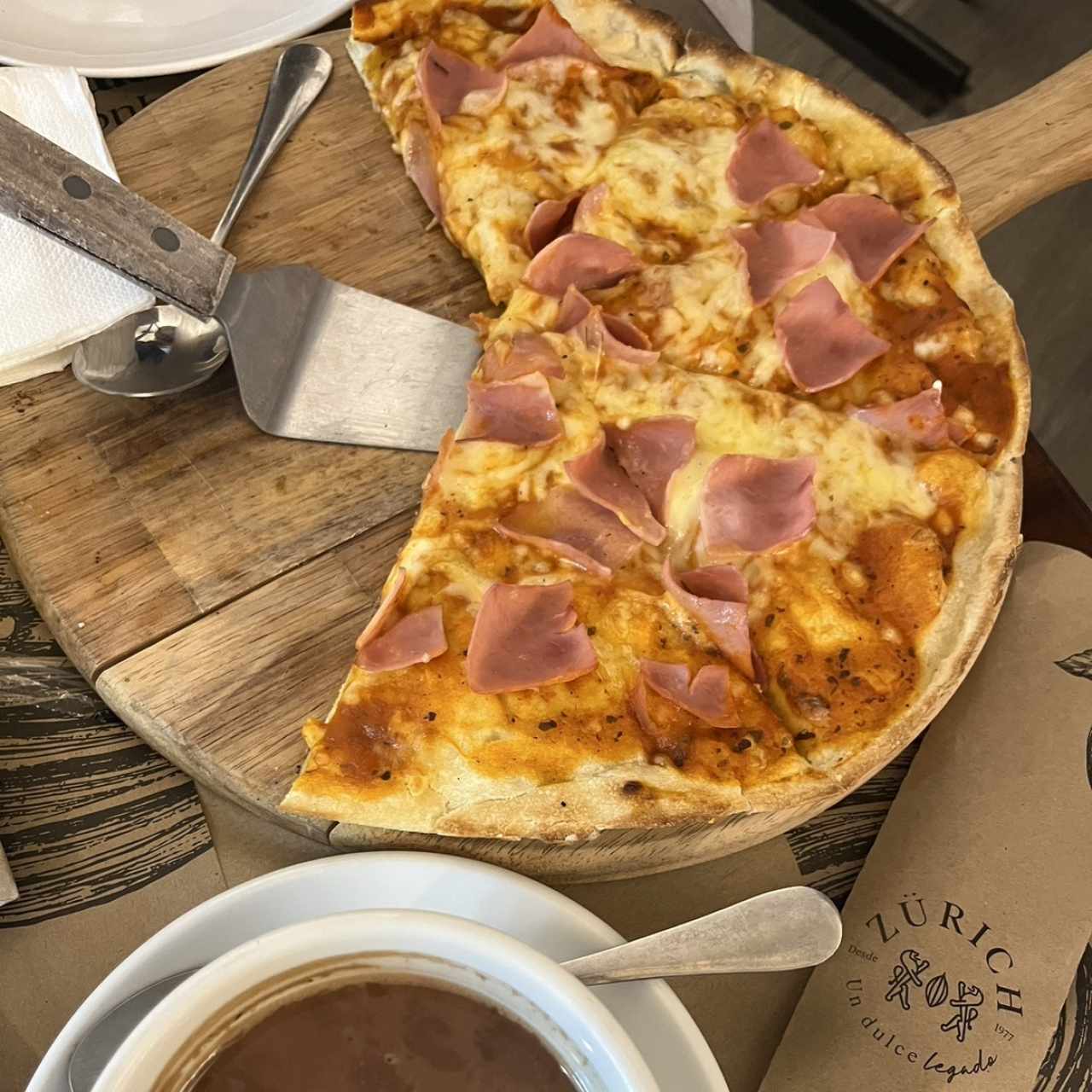 Pizza jamon y queso