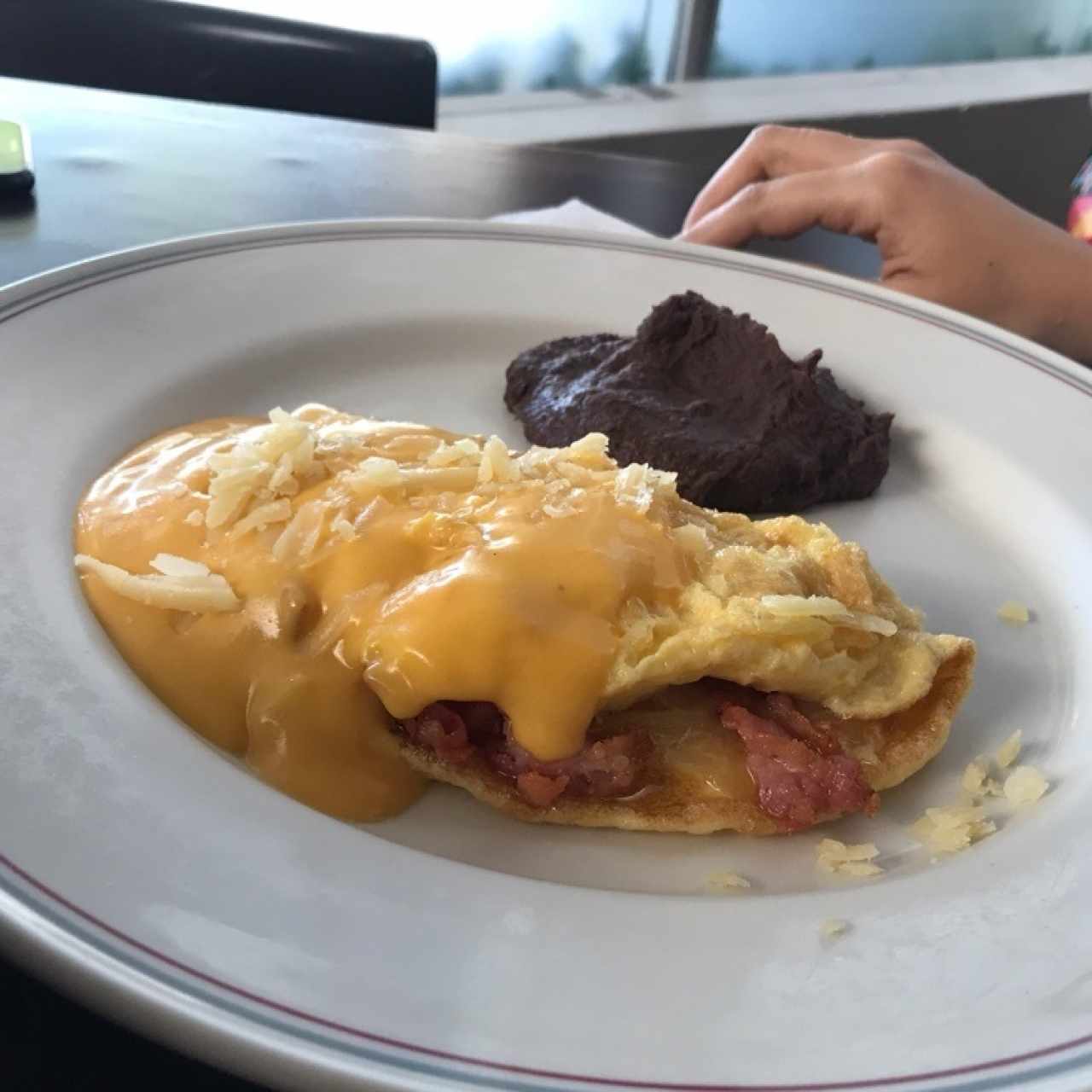Omelette de tres quesos