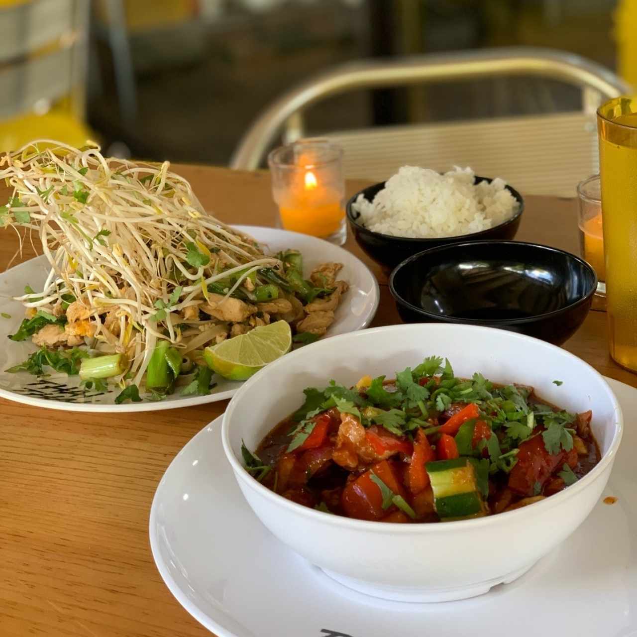 Fideos Tai y Cerdo Agridulce