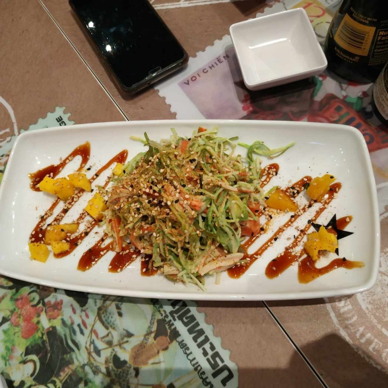 ENSALADA DE ALGAS CON TOFU Y AGUACATE