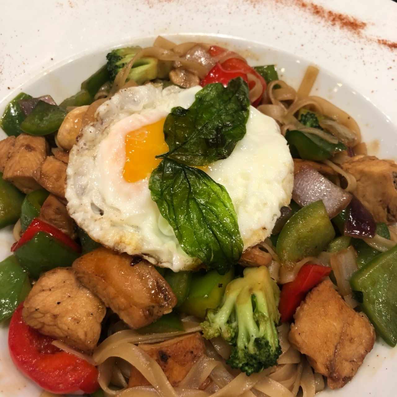 PAD KEE MAO DE POLLO