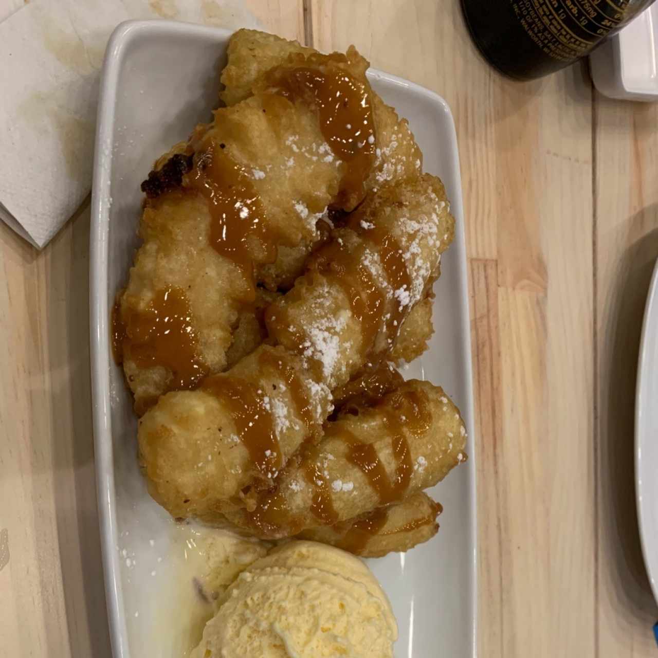 BANANO TEMPURA CON HELADO