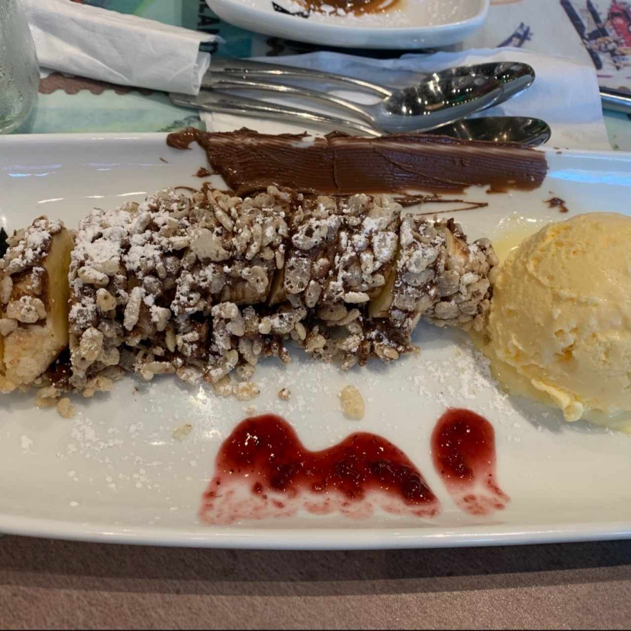 SUSHI DE BANANO CON CREMA DE AVELLANA