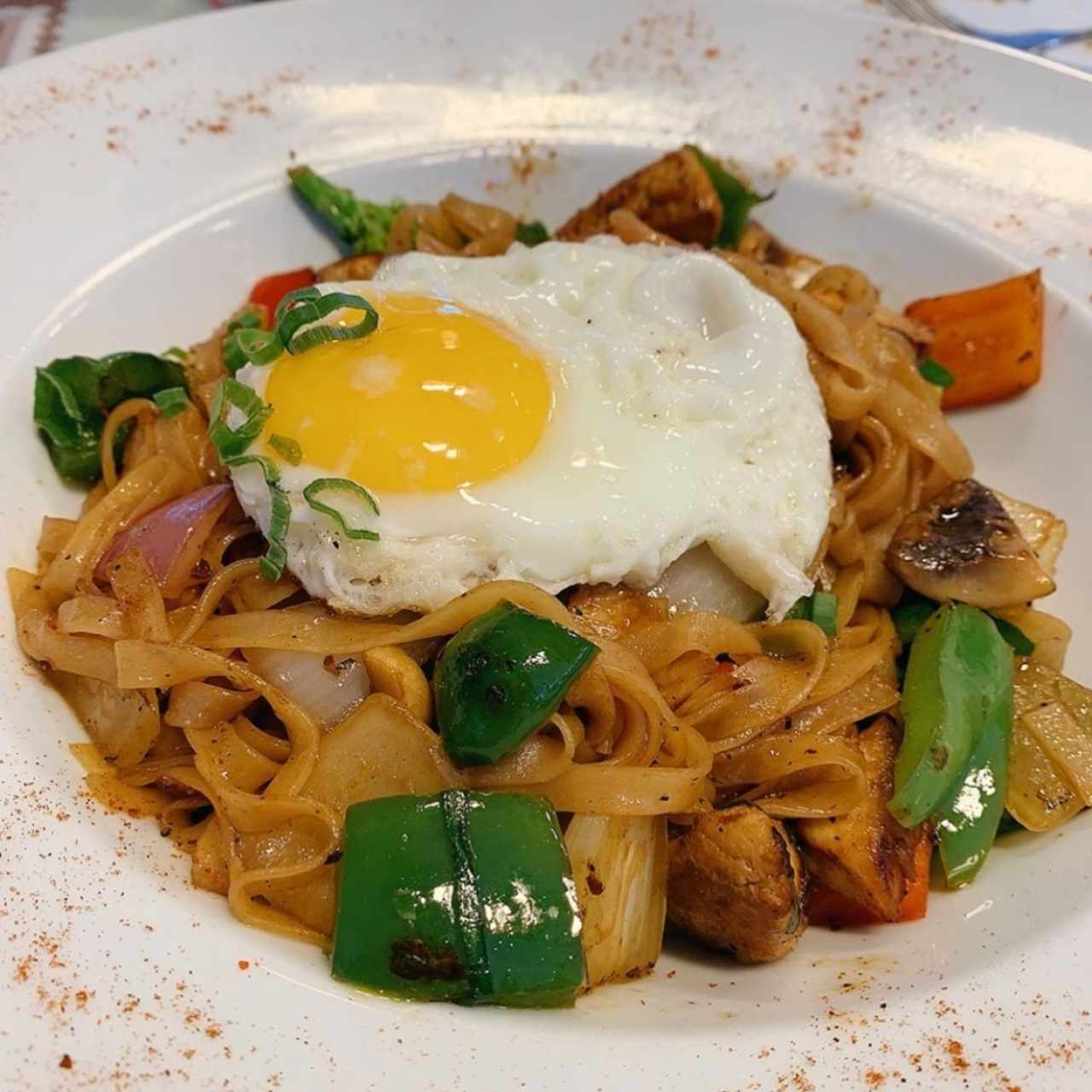 PAD KEE MAO DE POLLO