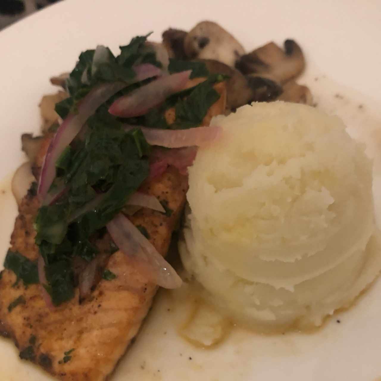 Salmon con Hongos