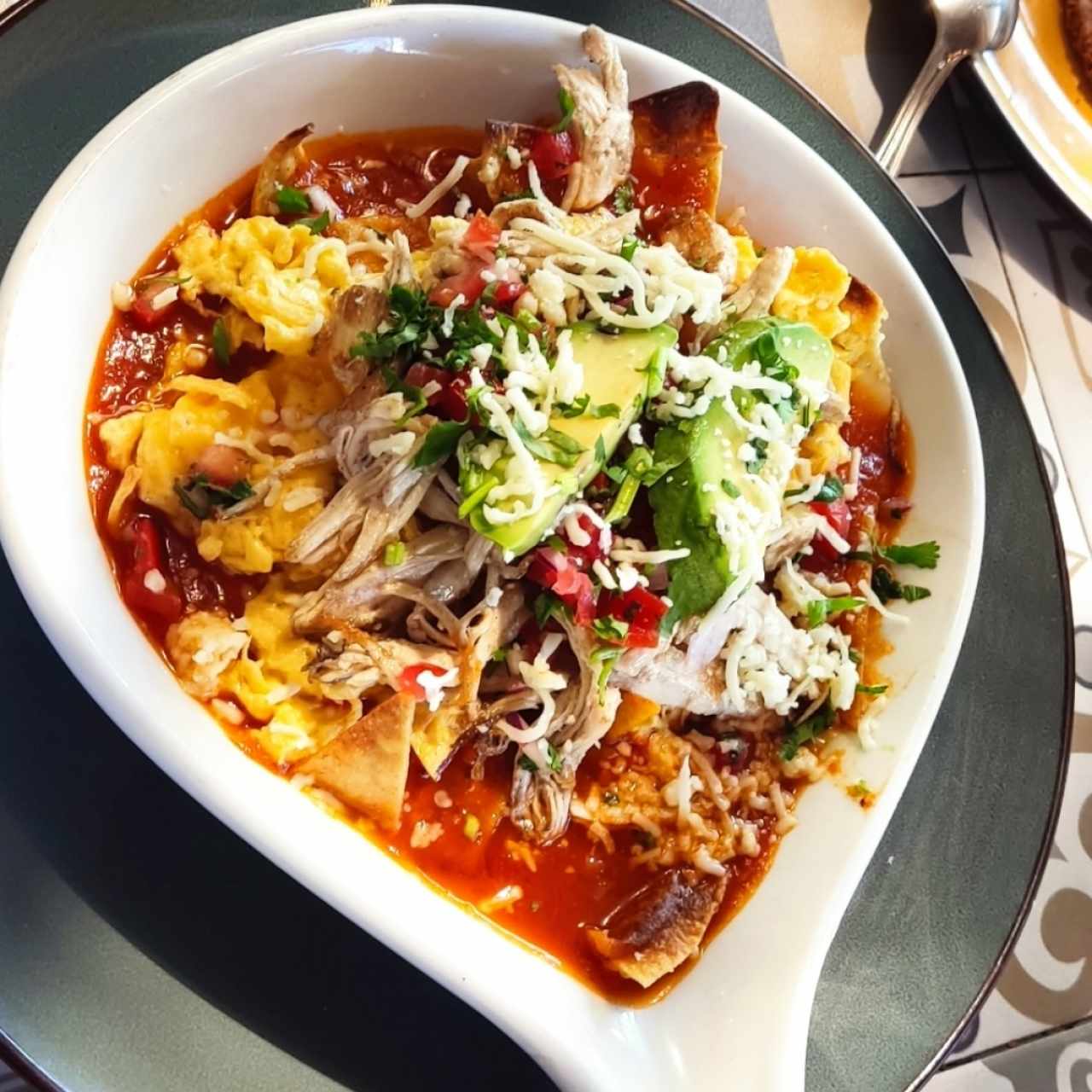 chilaquiles con pollo