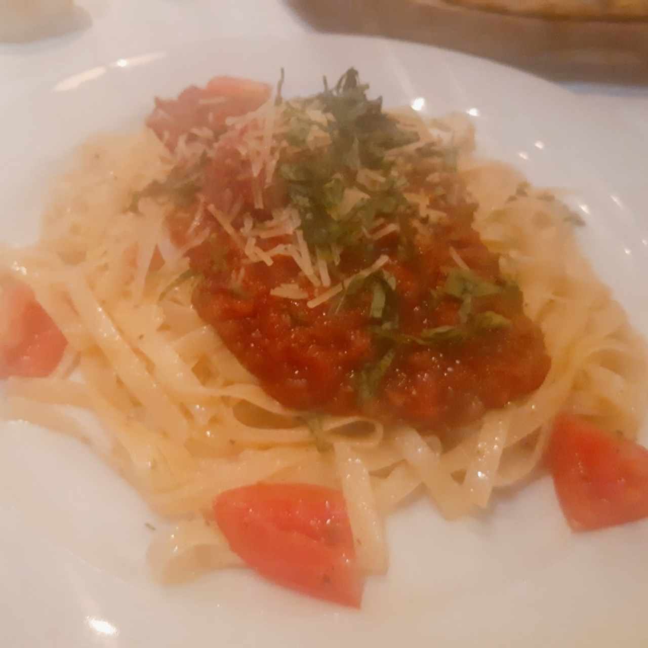 FETTUCCINE ALLA BOLOGNESE CON ALBÓNDIGAS