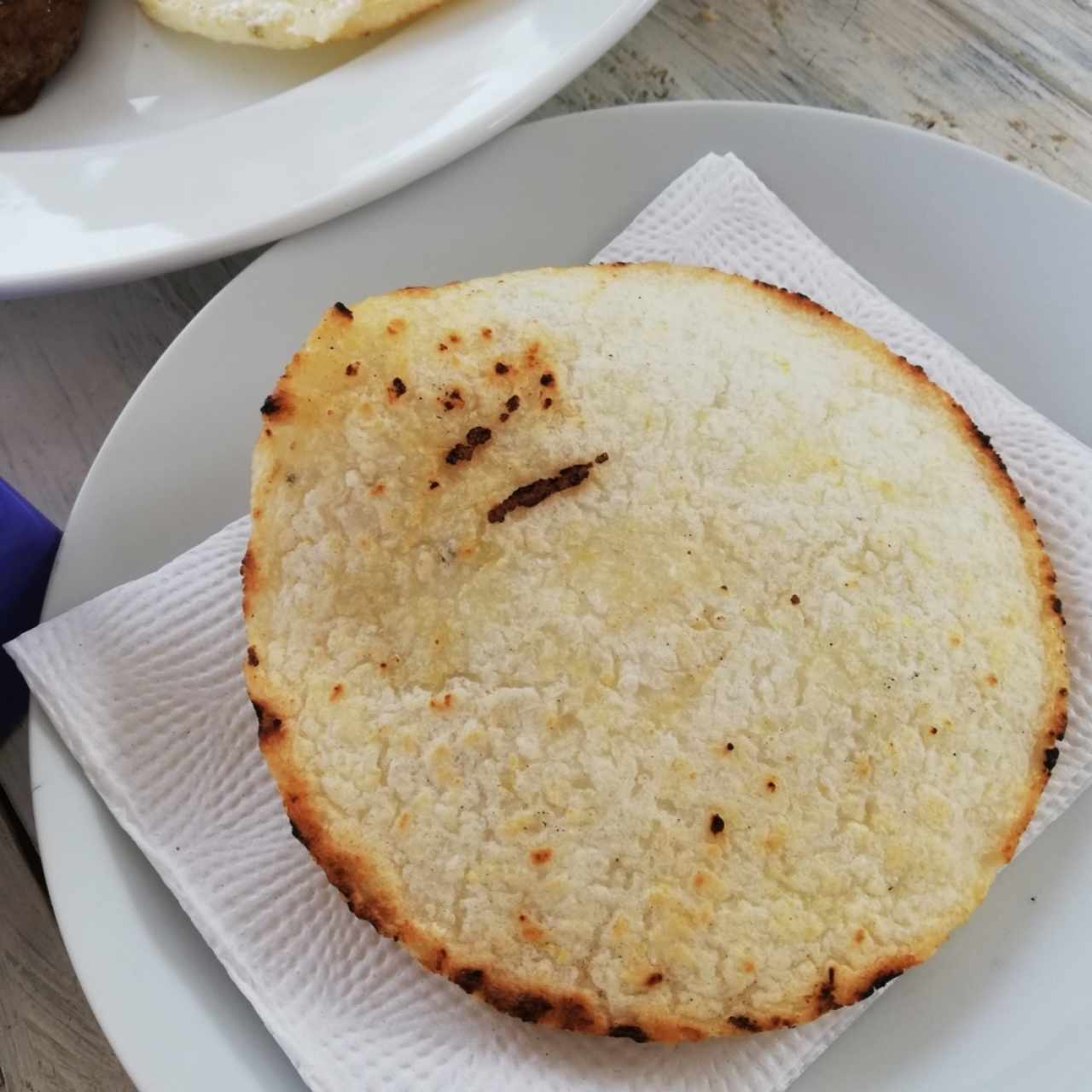 arepa con chicharrón