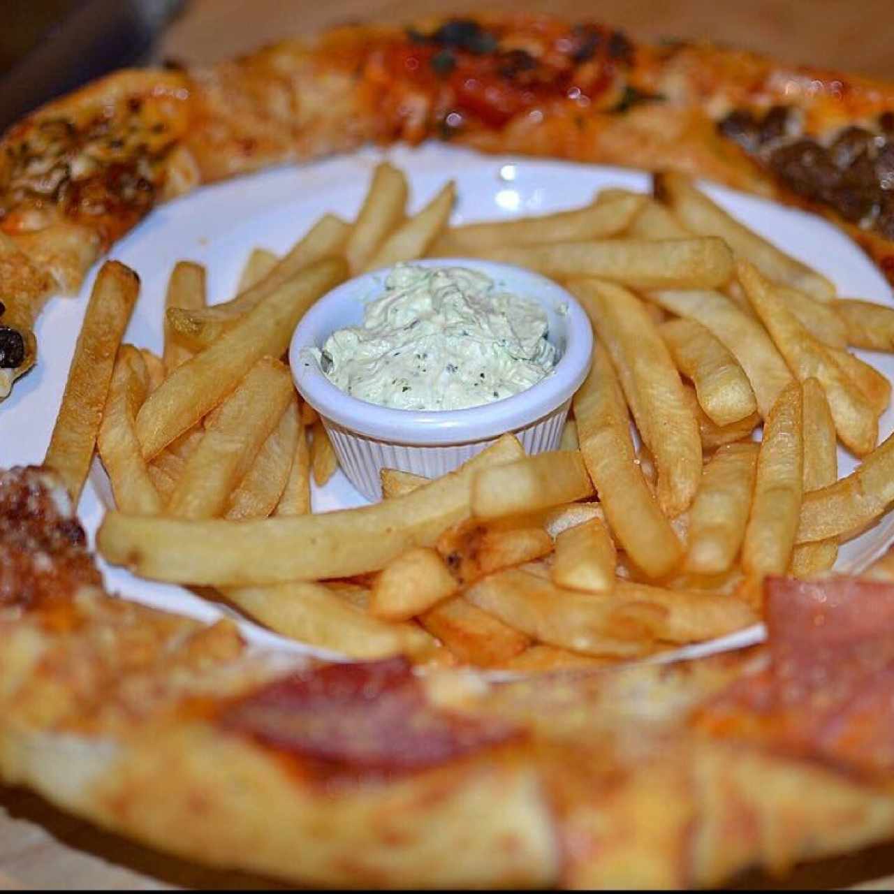 dipping pizza