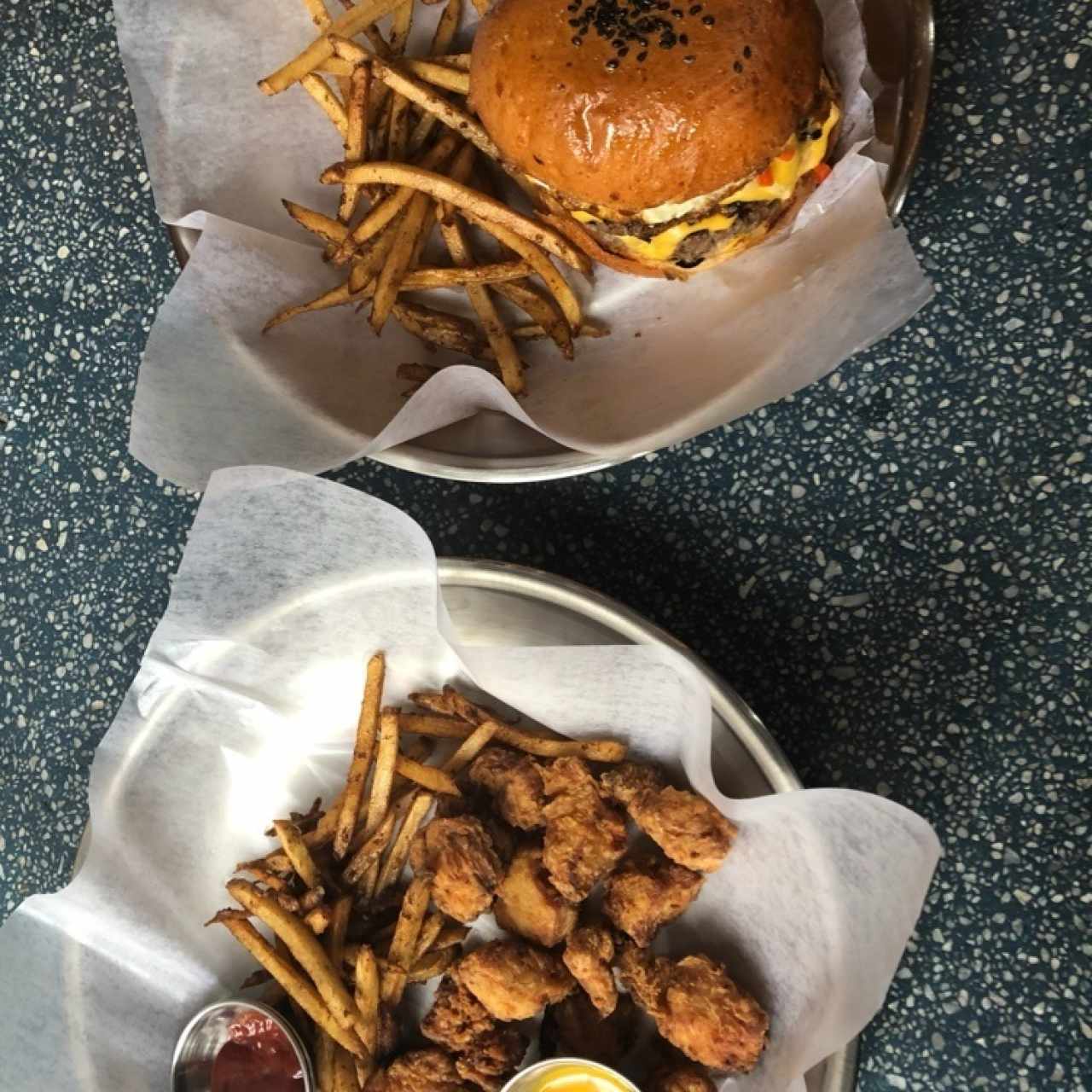 boneless y royale doble con queso
