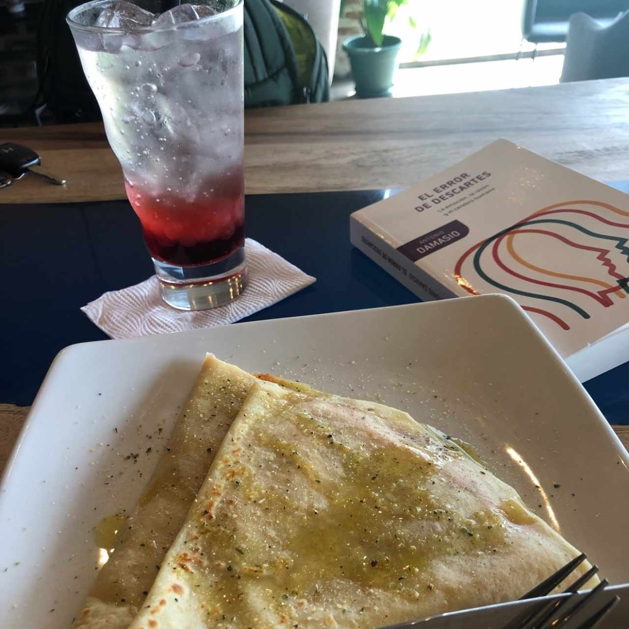 crepa de peperoni y soda italiana de frambuesa 