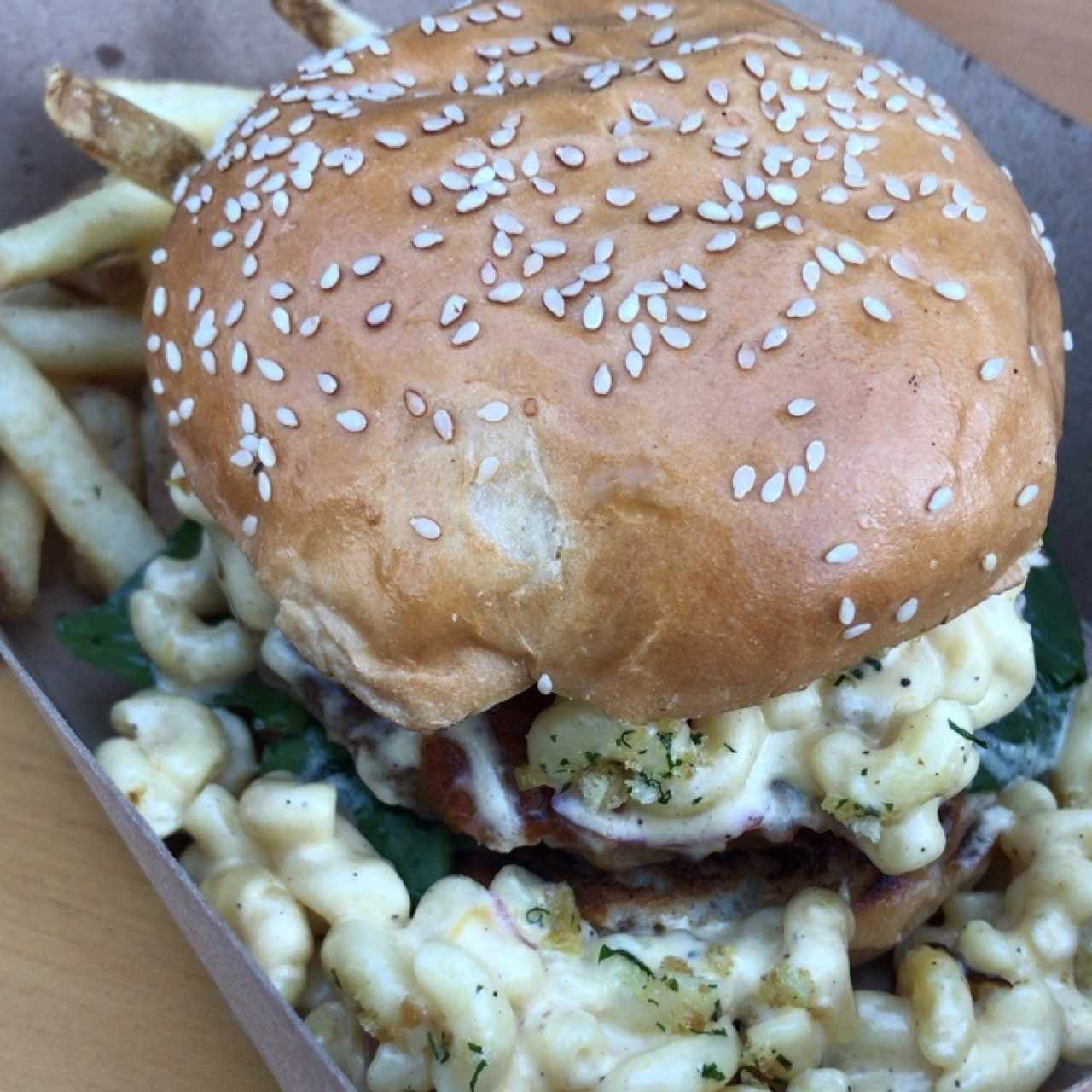 Burger Gula con Mac & Cheese