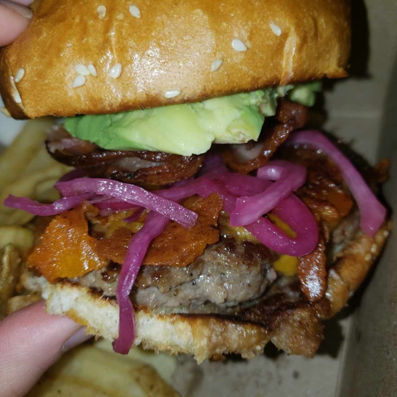 Burger Gula con Aguacate
