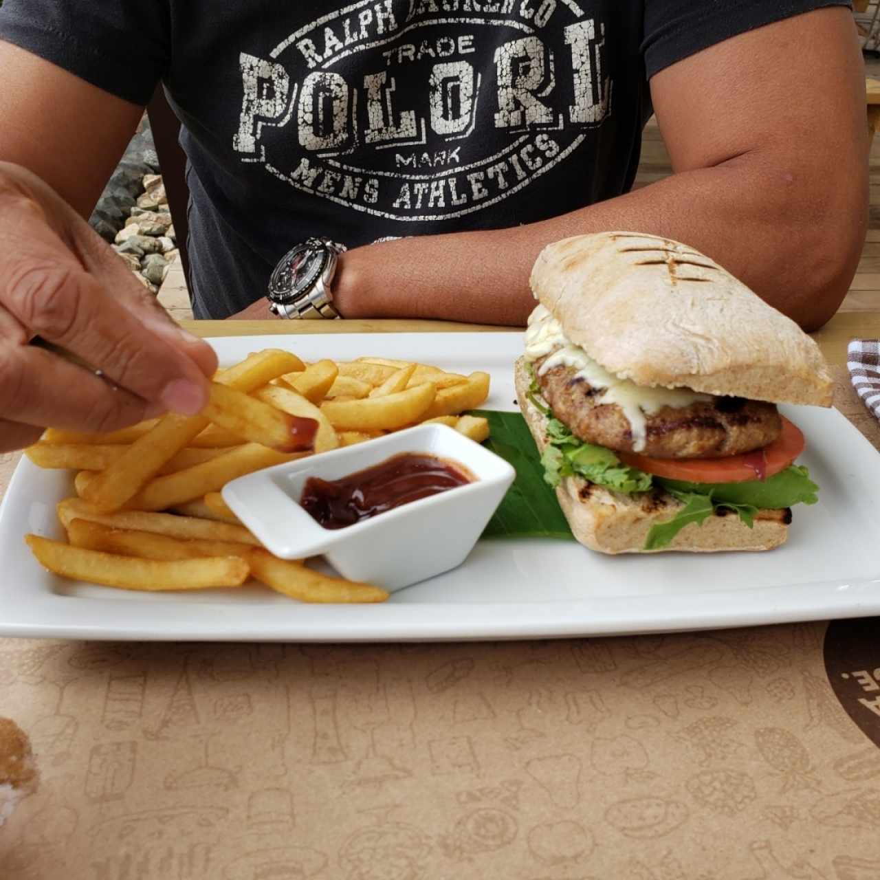 Platos Fuertes - Chapata Burger