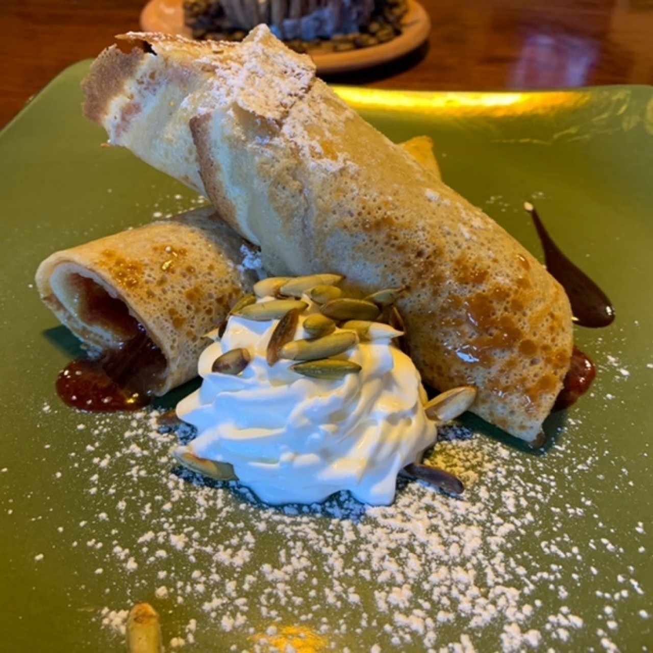 Crepa dulce de leche y mora