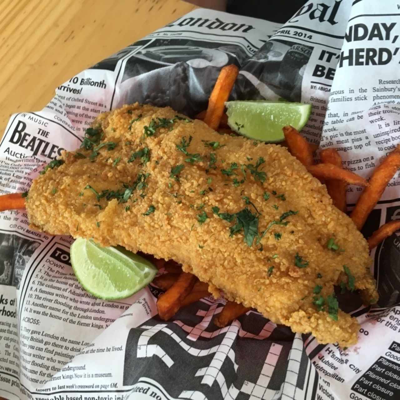 Platos Principales - Fish & Chips con camote frito