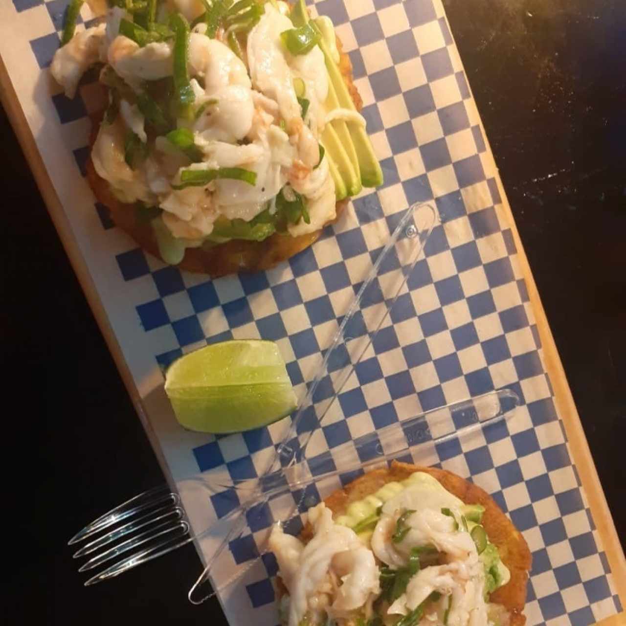 Fish & Tostones (con camarón)