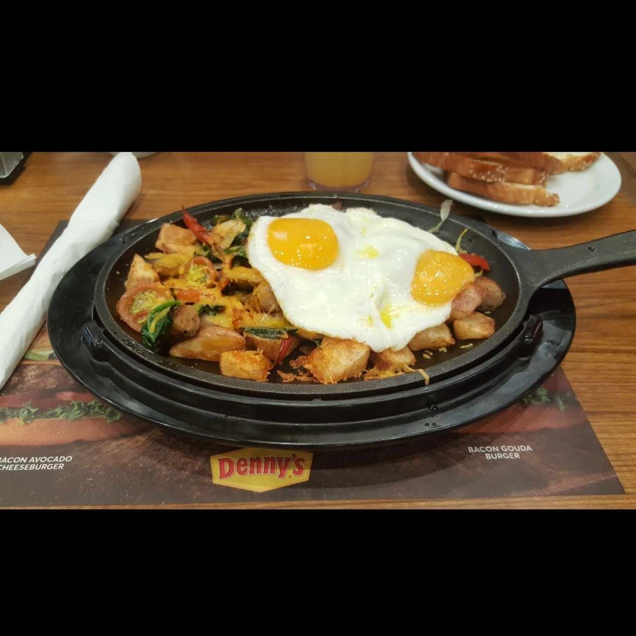 OMELETTES & SKILLETS - Ultimate Skillet