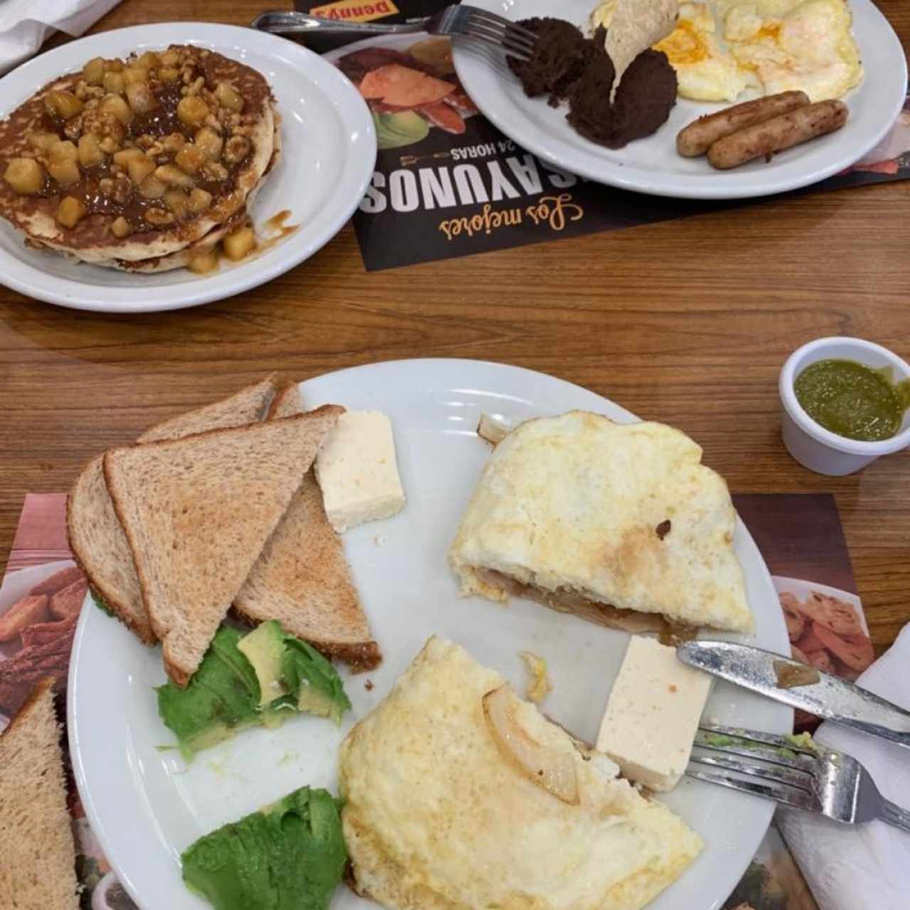 OMELETTES & SKILLETS - Veggie-Cheese Omelette