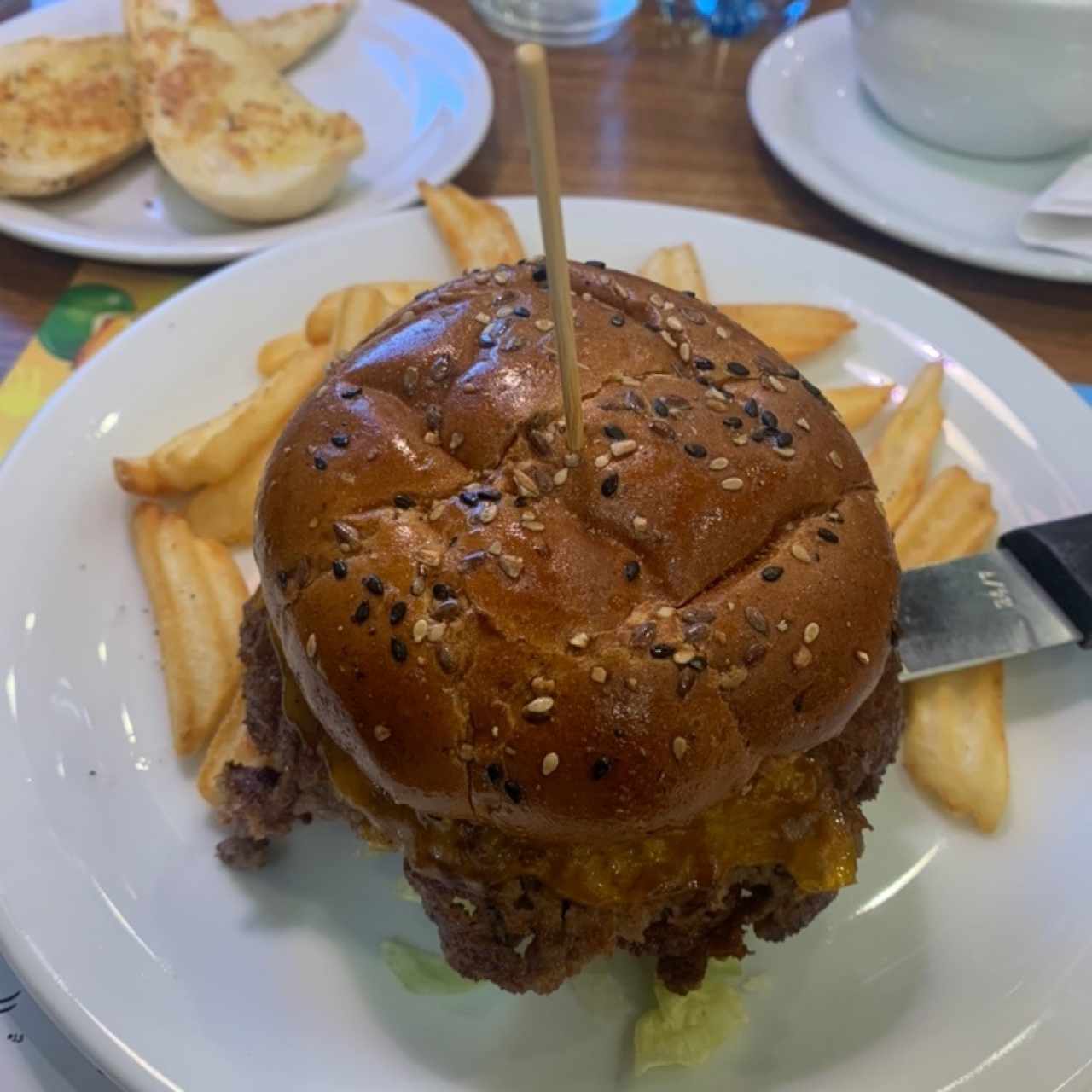HAMBURGUESAS - Classic Cheeseburger