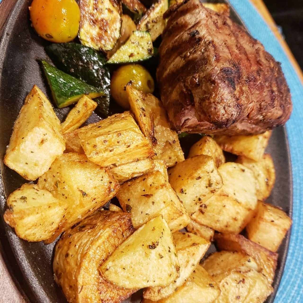Platos Fuertes - Lomito-