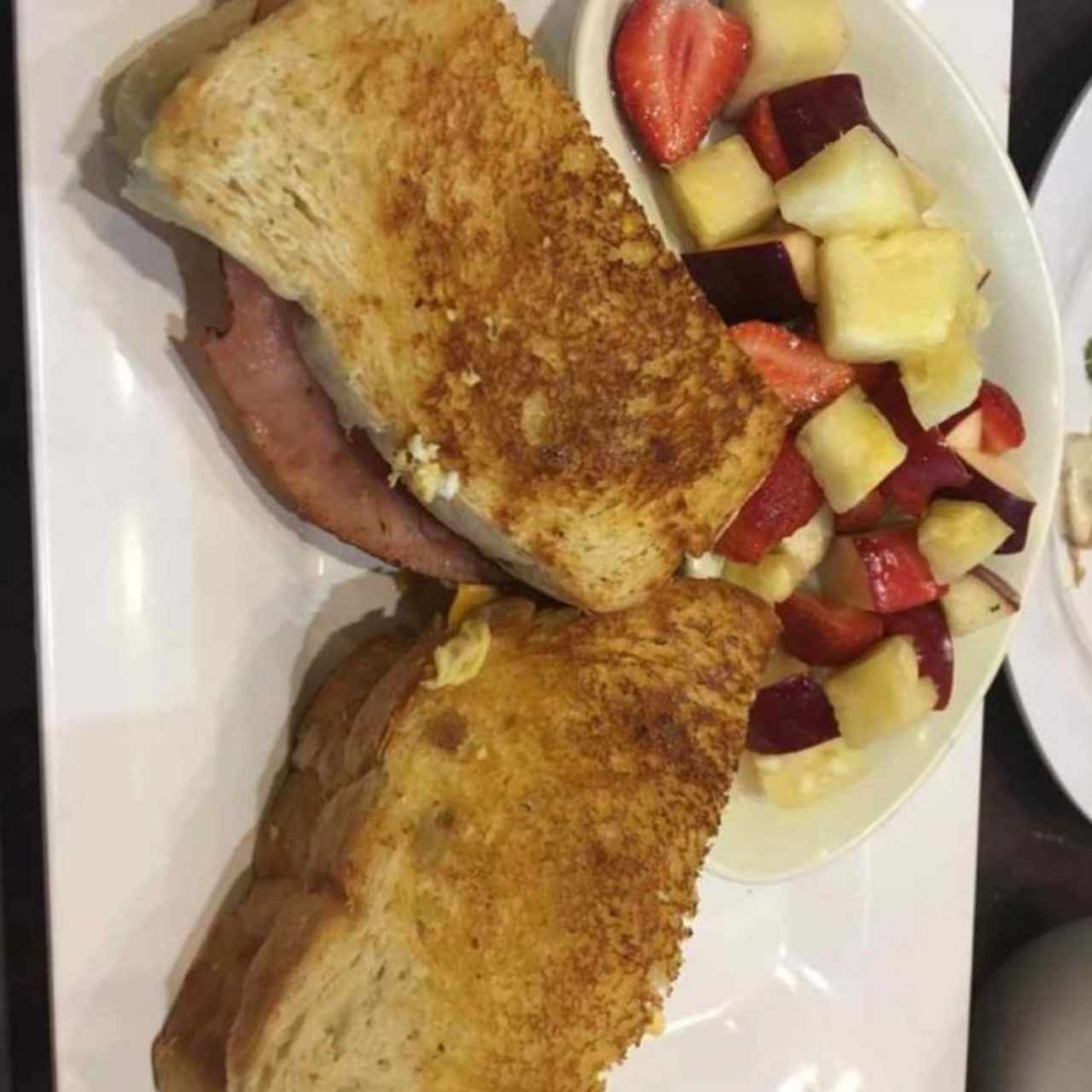 sándwich jamón y huevo 