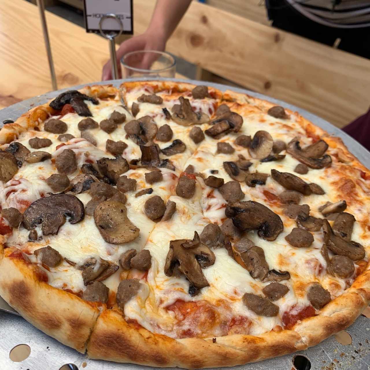 pizza champiñones y carne