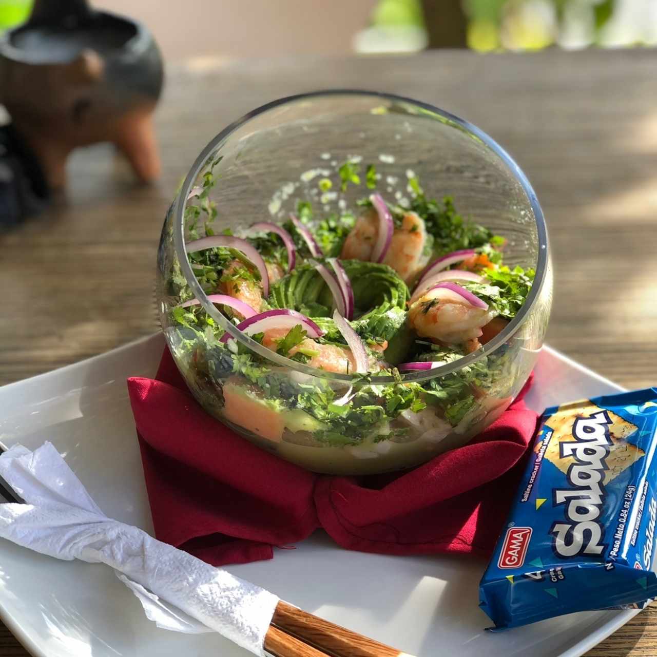 Aguachile de salmón con camarón