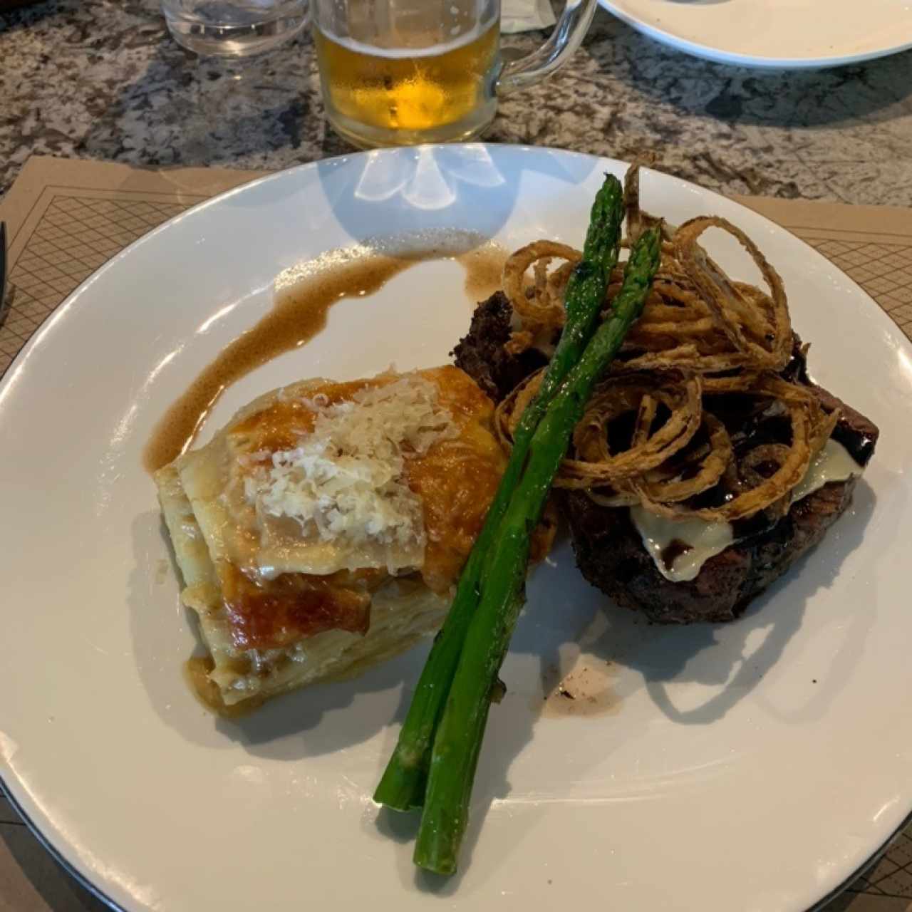 lomito luka con papa gratinada 