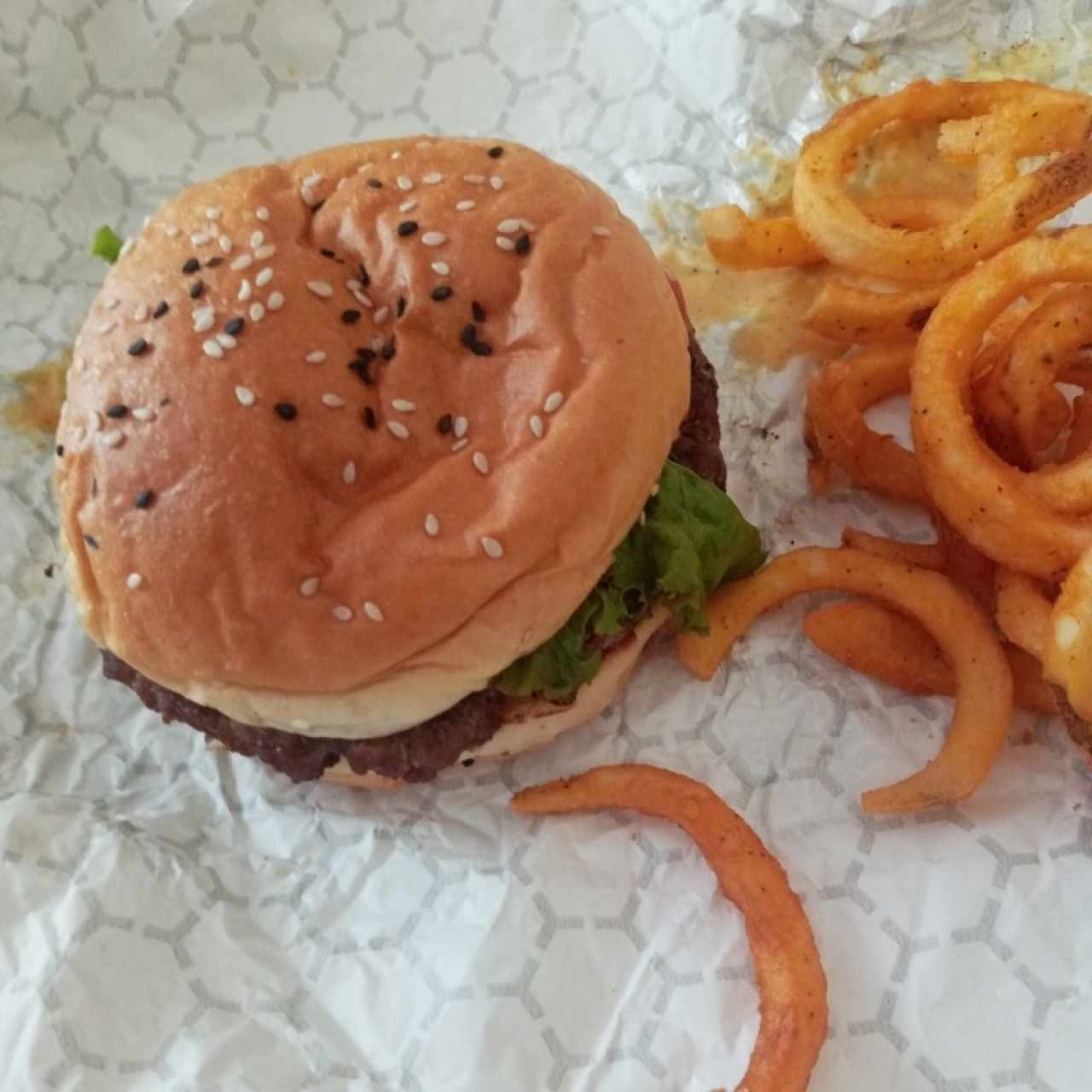 hamburguesa clasica, papas