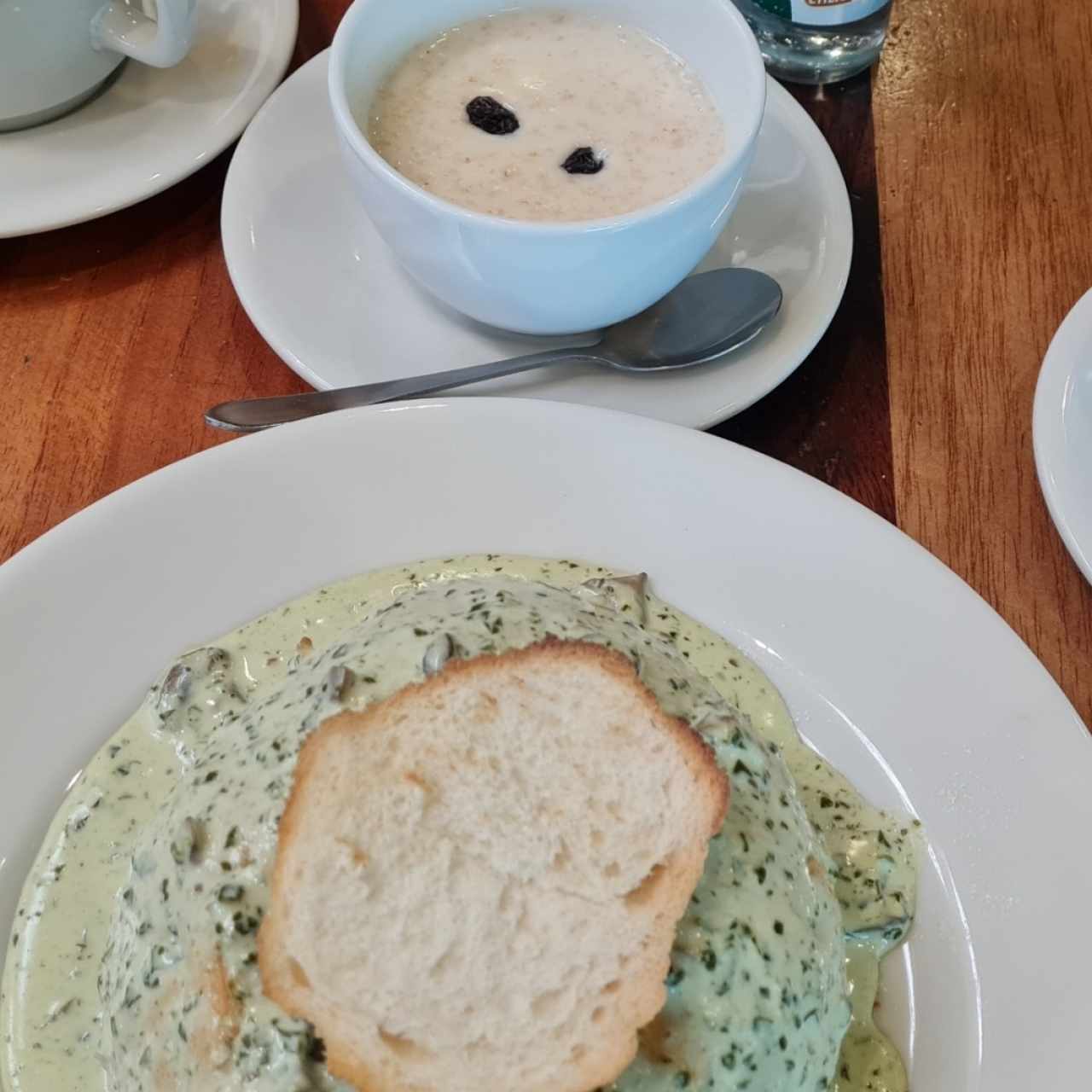 Huevos escondidos 