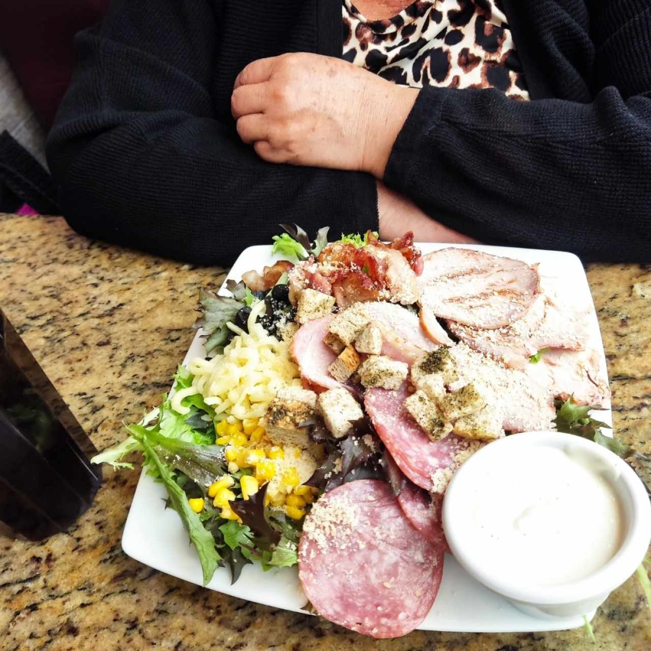 ensalada de quesos y jamones 